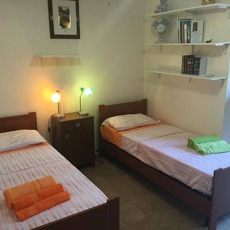Casa Dada Apartment Чефалу Екстериор снимка