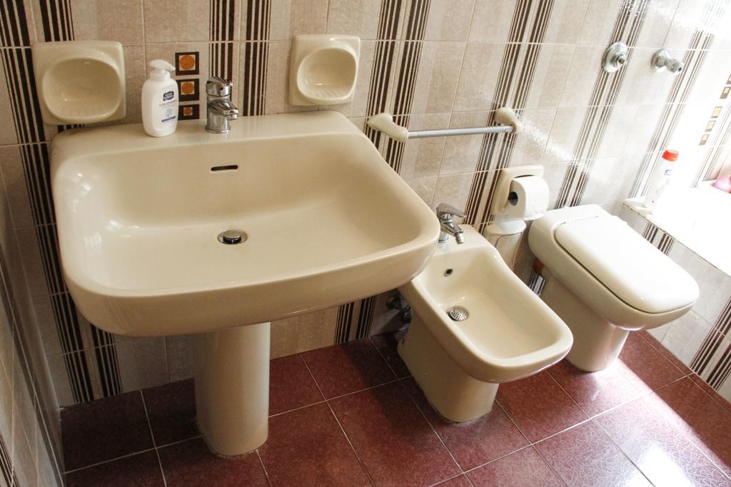 Casa Dada Apartment Чефалу Стая снимка